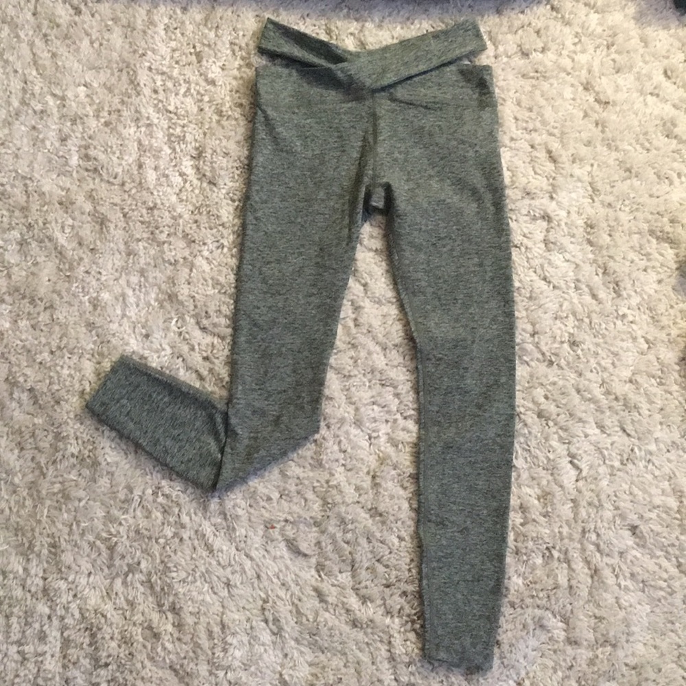 Beyond Yoga cross-cross heather green leggings